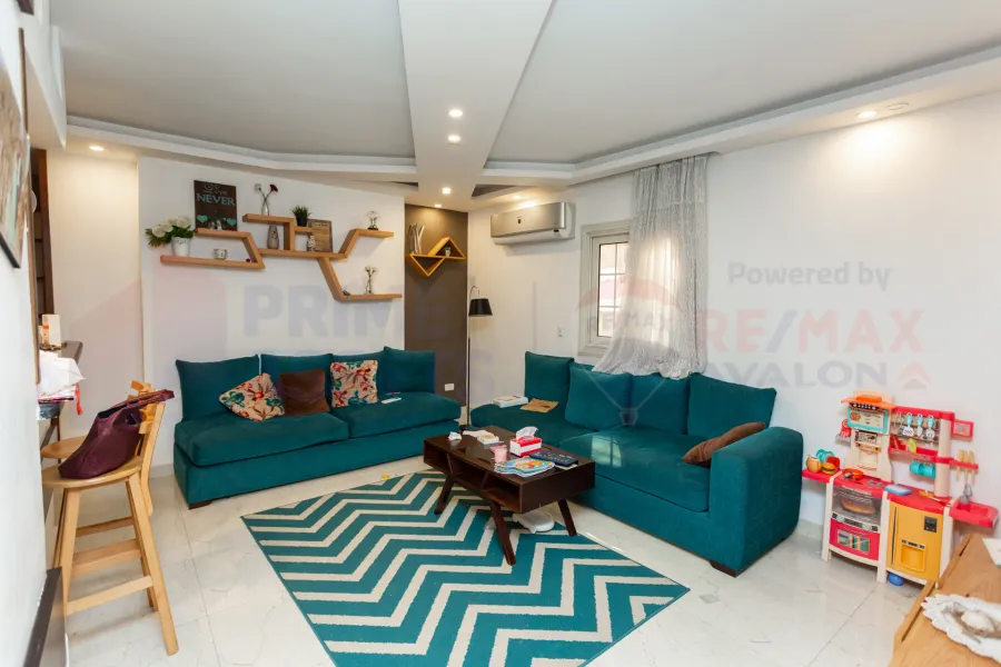 شقة للبيع 150 م سيدي بشر (ش جمال عبد الناصر تقاطع ش محمد نجيب)