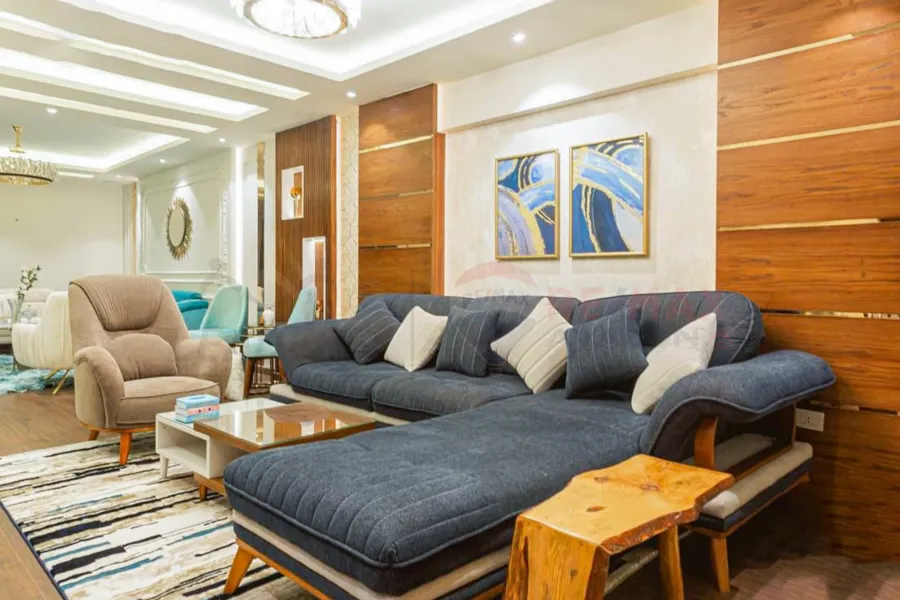 شقة للبيع 195 م كفر عبده (عمارة براند - ش سانت جيني)