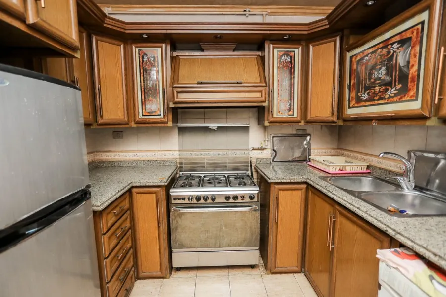 شقة للايجار مفروش 170م العصافرة (على البحر مباشرة)