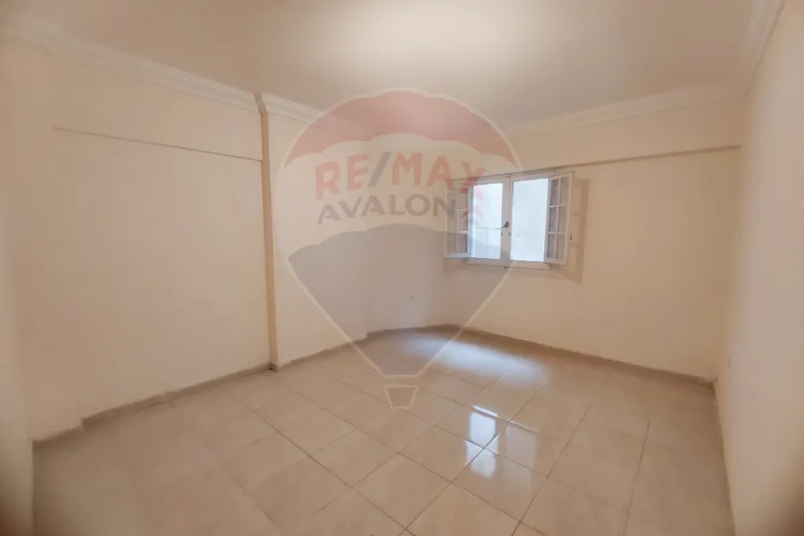 Apartment for rent 170 m Sporting (directly on the tram )