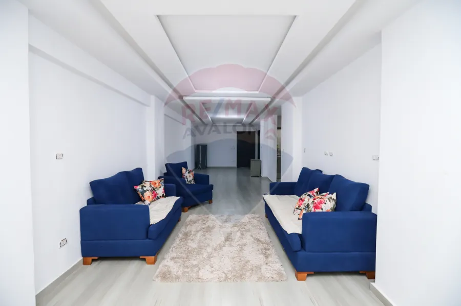 Apartment for sale 160 m Sidi Gaber (Steps from the Sea, Military Hospital)-