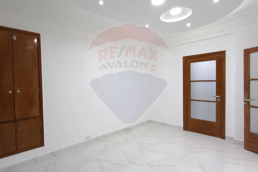 Administrative apartment for rent 100 m Raml Station (Talaat Harb St.)