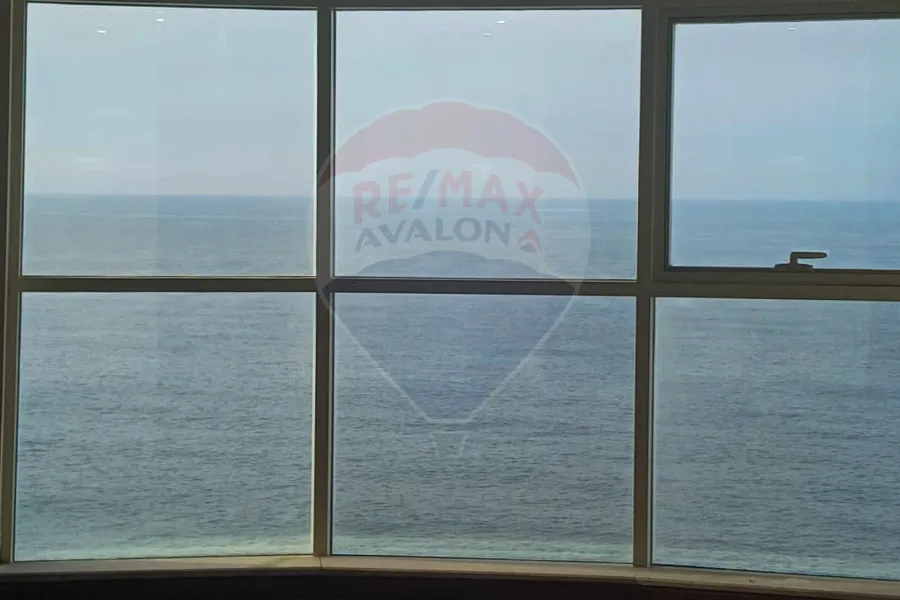 Apartment for sale 180 m Stanley (Directly on the sea)