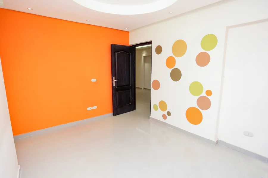 شقة للبيع 120م السرايا (4 نمرة من البحر)