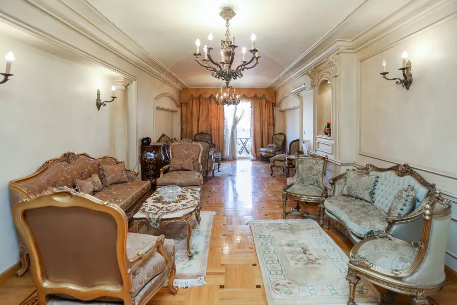 شقة للبيع 237 م سموحة (خطوات من ش البرت الاول)