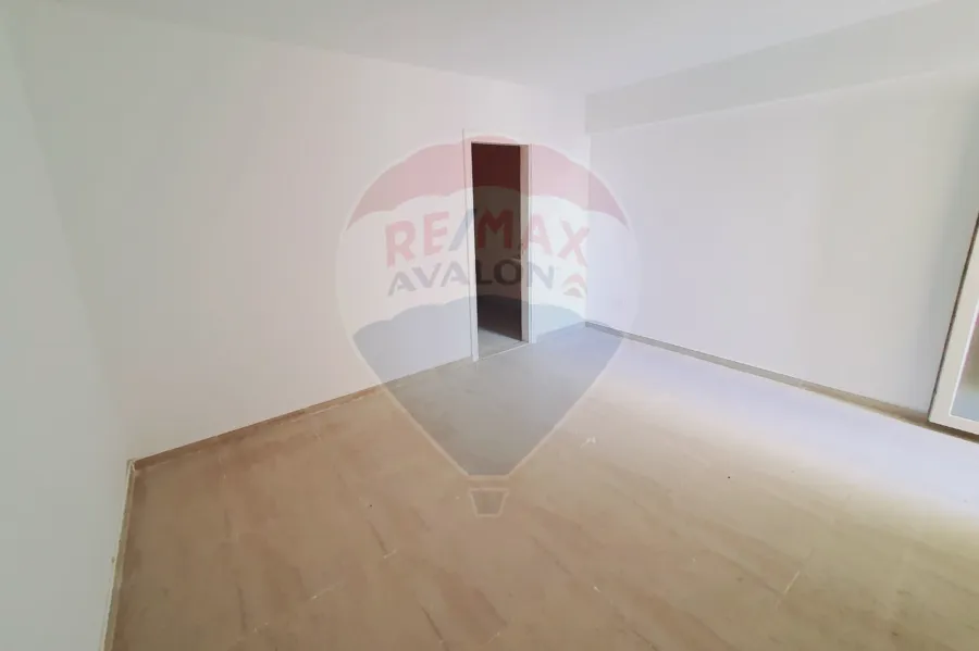 شقة للإيجار 170م سموحة (كومباوند الصيادلة)