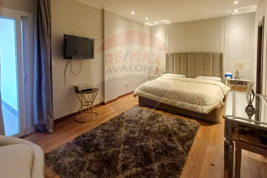 شقة دوبلكس للبيع 229 م لوران (ش احمد ذو الفقار)