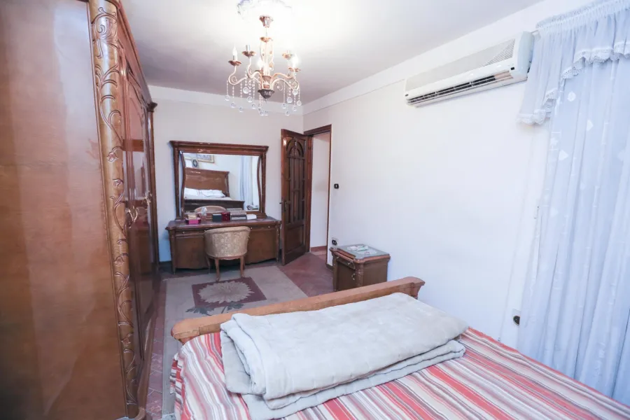 شقة للبيع 170م ميامي (ش جمال عبد الناصر)