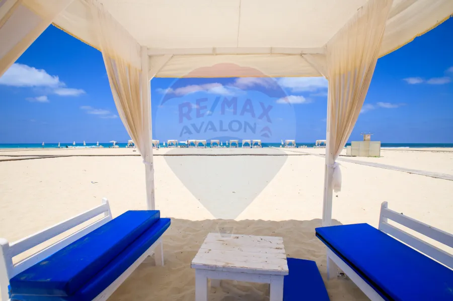 فيلا للبيع 1,010 م الساحل الشمالي سيدي كرير (كومباوند سيدرا - صف اول بحر)