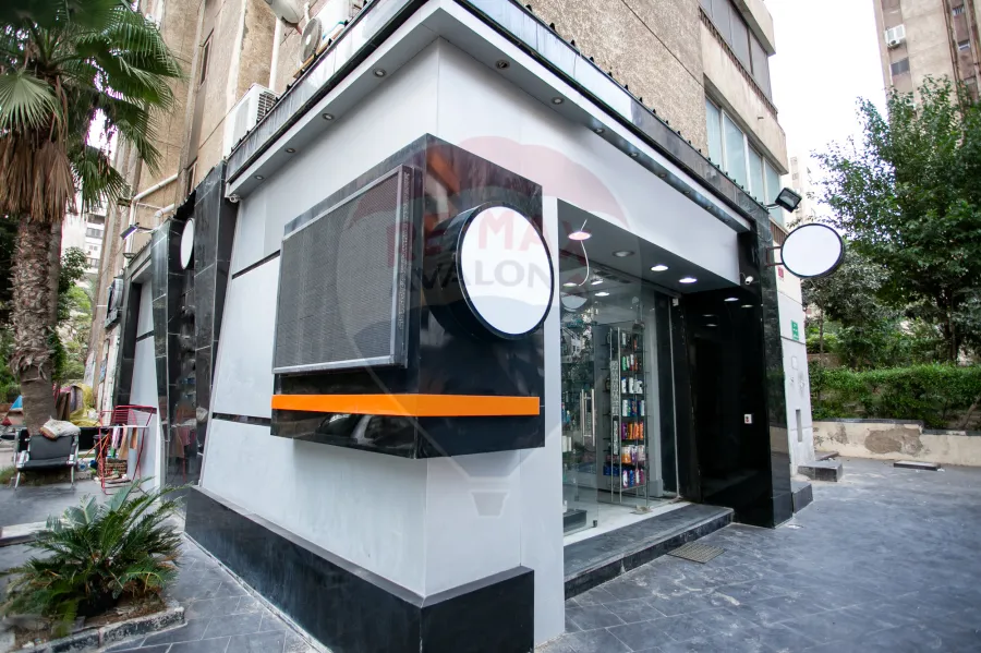 صيدلية للبيع 45 م + صندرة 30 م مصطفي كامل (علي الترام مباشرة)