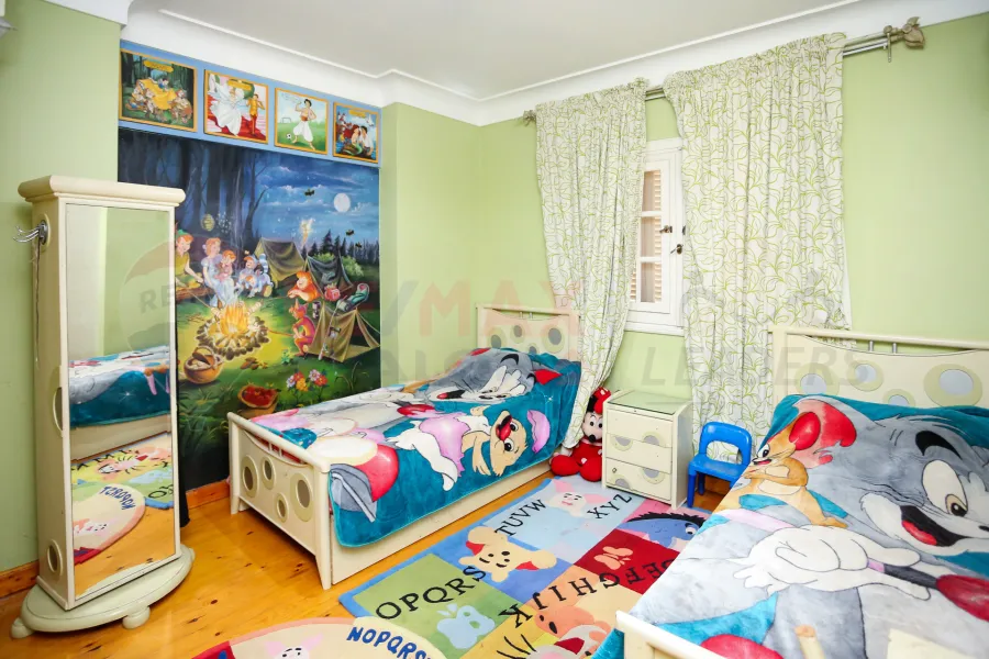 Apartment for sale 240 m Gleem (Mostafa Maher St.)