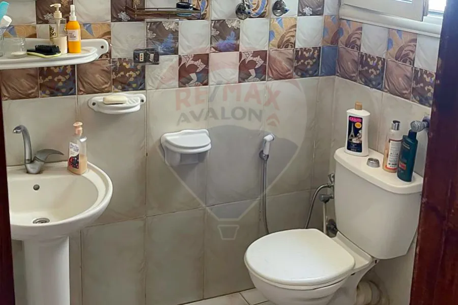 شقة للبيع 500 م سبورتنج (ثاني نمرة من البحر)