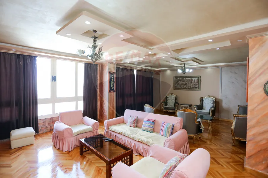 Apartment for sale 300 m Sidi Bishr (next to the Hilton)