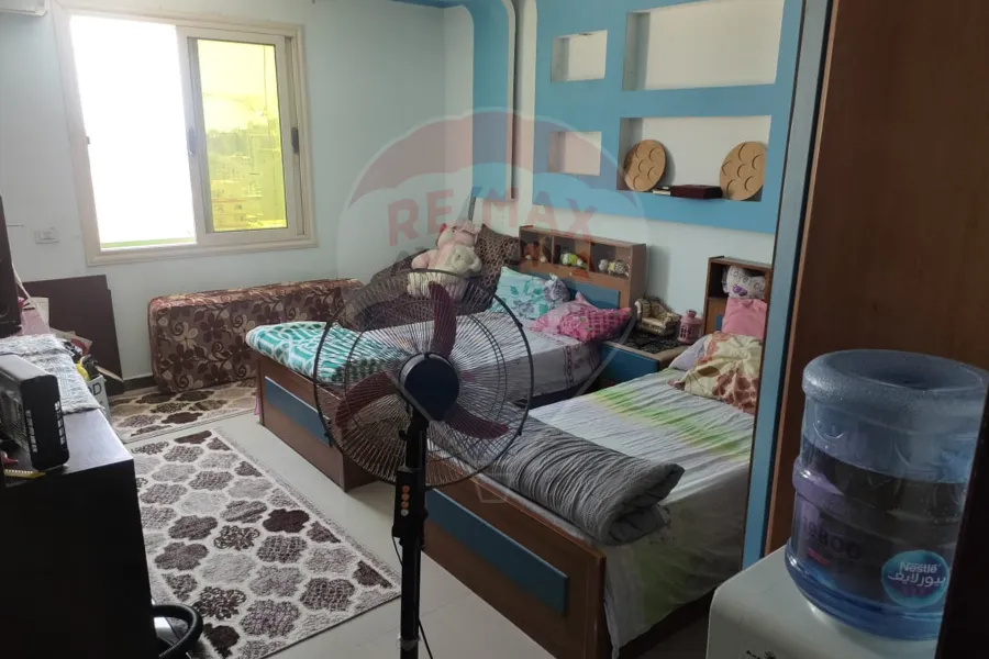 شقه للبيع 330 م الابراهيمية (تاني نمرة من البحر)