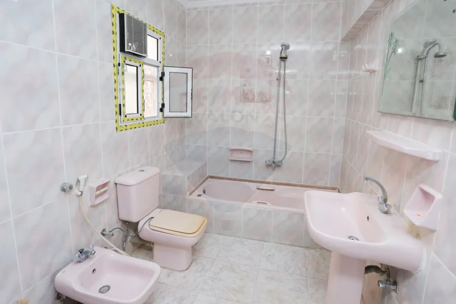 Apartment for sale 140 m Smouha (Ismail Serry St.- Branched from Fawzy Moaz St.)