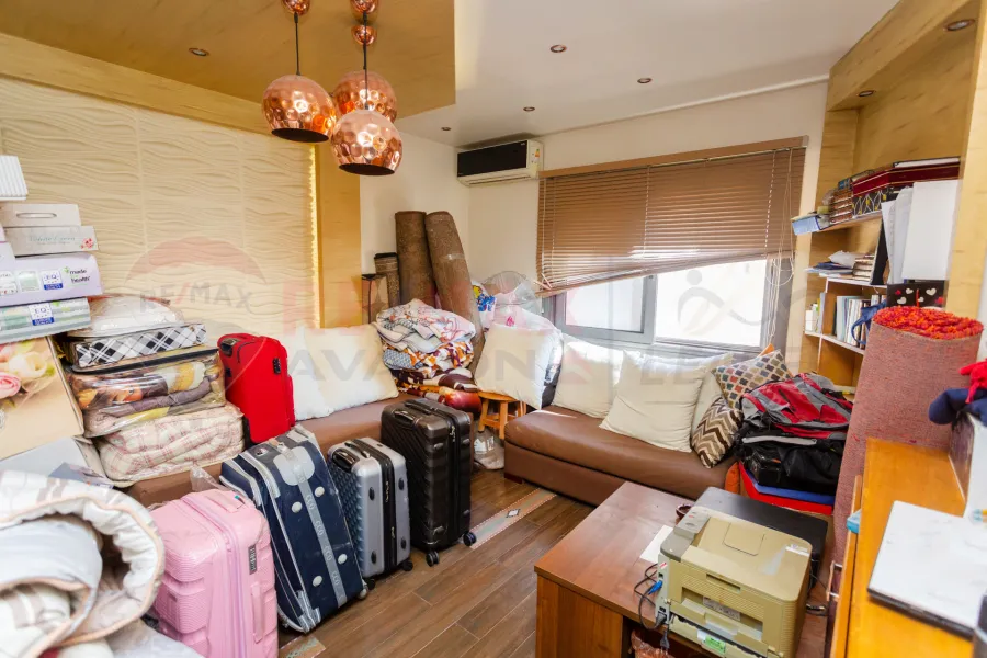 Apartment for sale 182 m Gleem (branching from the sea)