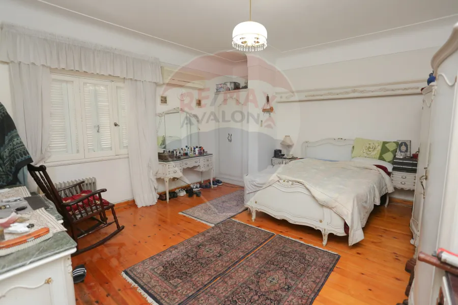 (شقة للبيع 250 م جليم (طريق الحرية