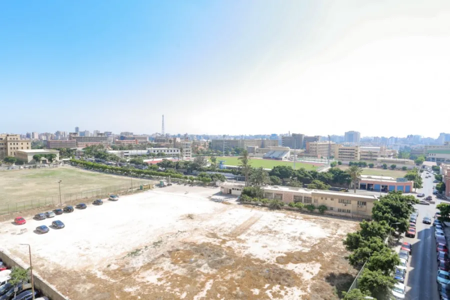 شقة مرخصة للبيع 175م صافى كامب شيزار