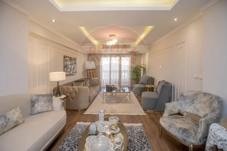 شقة للبيع 190 م لوران (ش عبدالمنعم الدليل)