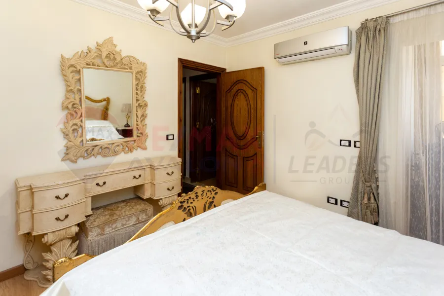 شقة للبيع 177 م سموحه (ش ذكي رجب)