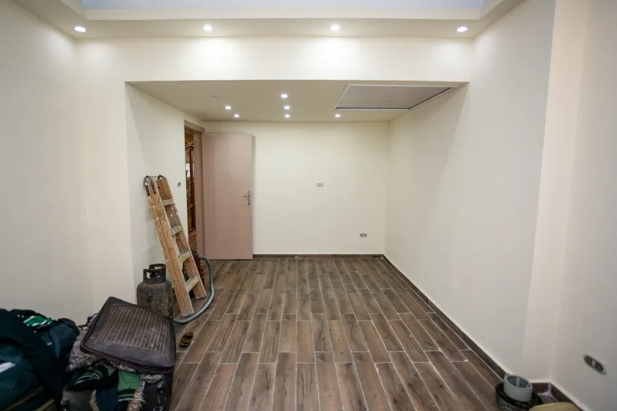 شقة ميزانين للبيع 235م كفر عبده ( ش خليل الخياط )