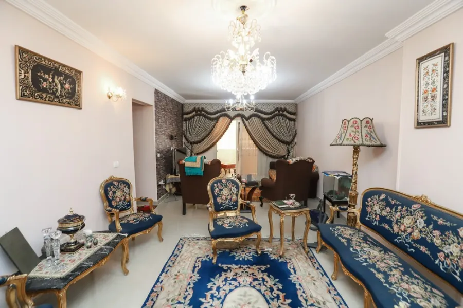 شقة للبيع 175م بولكلي ( ش أحمد فؤاد درويش )