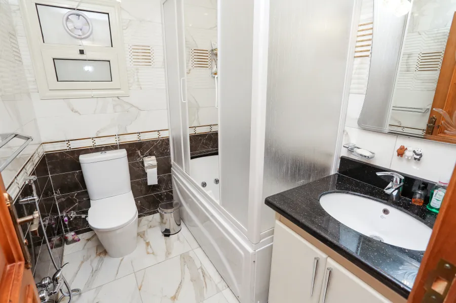 Apartment For Sale 195 m Zezinia ( Steps From Abo Qir St. )