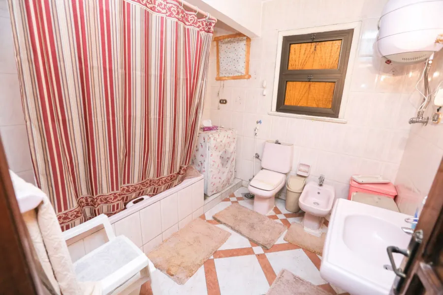 شقة للبيع 170م ميامي (ش جمال عبد الناصر)