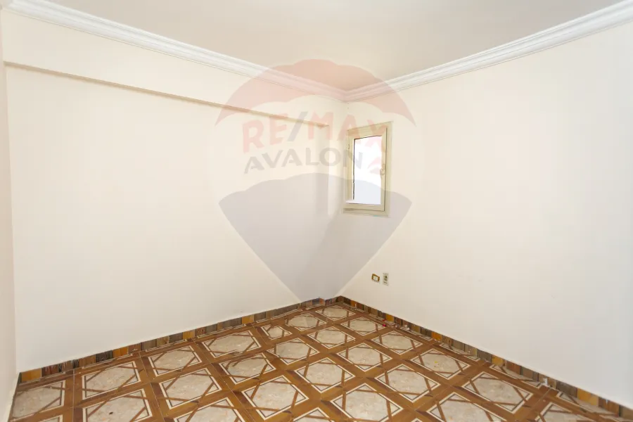 شقة للبيع 160 م المندرة ( ثاني عمارة من البحر )