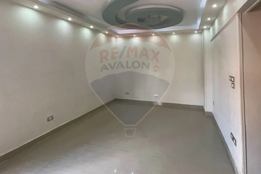 Apartment for sale 120 m Zizinia (second number from Abu Qir Street)