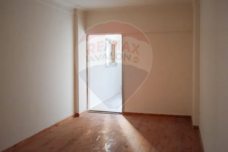 شقة للبيع 155 م ميامي (ش عبد الناصر الرئيسي)