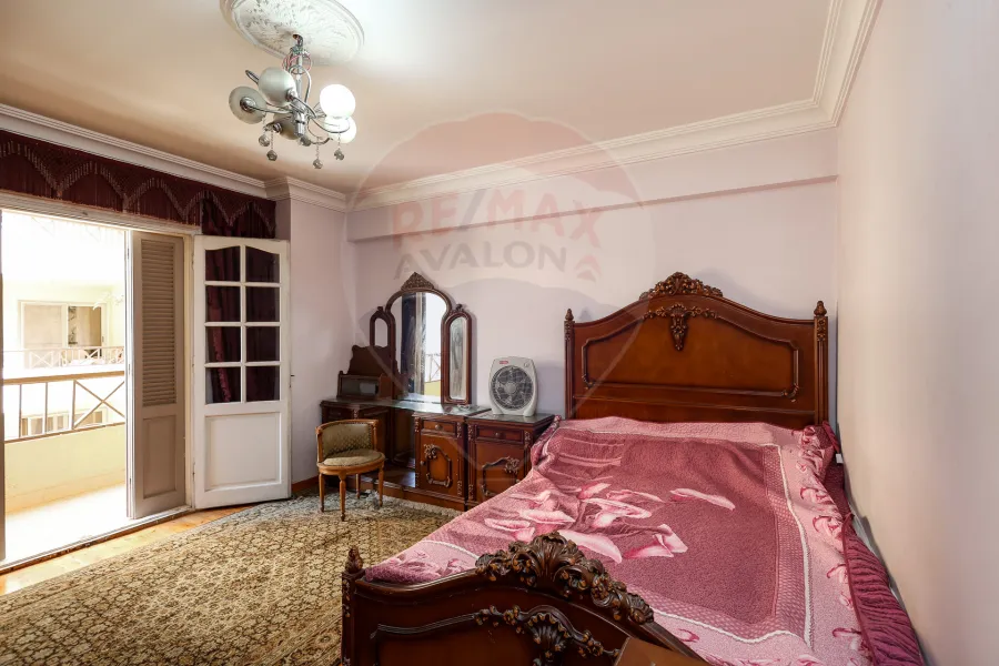 apartment for sale 176 m Louran (Shaarawy St. - steps from the sea and the tram)