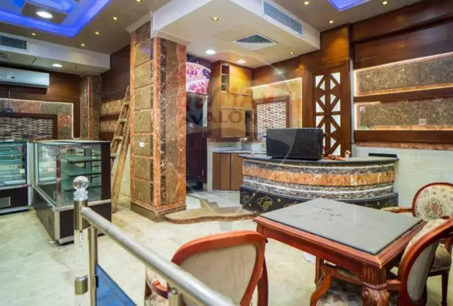 محل للايجار 150 م لوران (على الترام مباشرة)