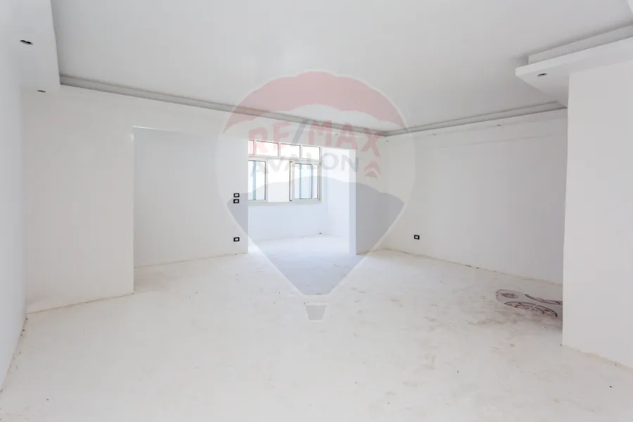 شقة للبيع 150 م رشدي (متفرع من ش عبدالحميد العبادى)