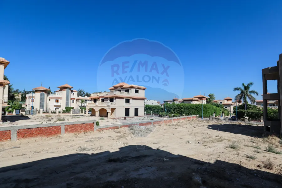 palace for sale 1,235 m King Mariout (compound El Orouba)