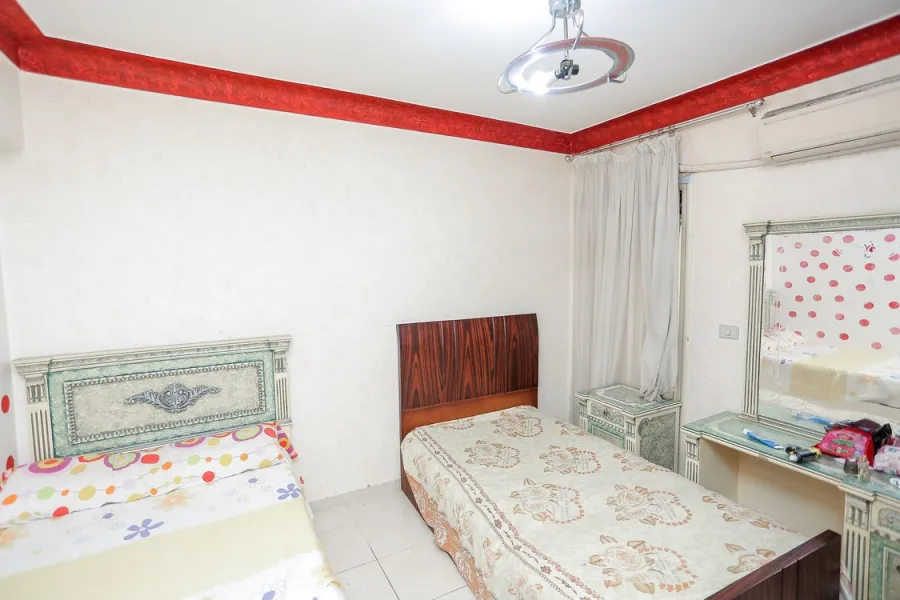 شقة للايجار مفروش 170م العصافرة (على البحر مباشرة)