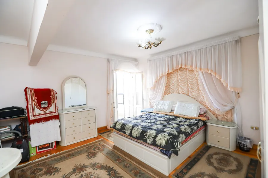 شقة للبيع 185 م فلمنج (ش الفتح)