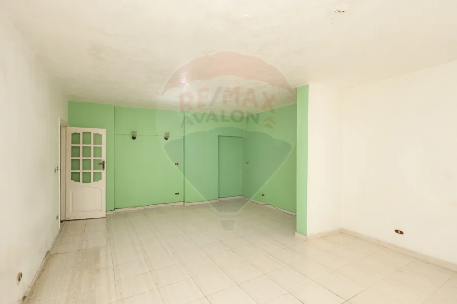 شقة للبيع 125م ميامي ( خطوات من ش جمال عبدالناصر و اسكندر ابراهيم)