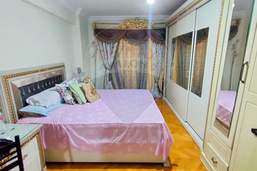 شقة للبيع 215 م سموحة (ش النقل و الهندسة)