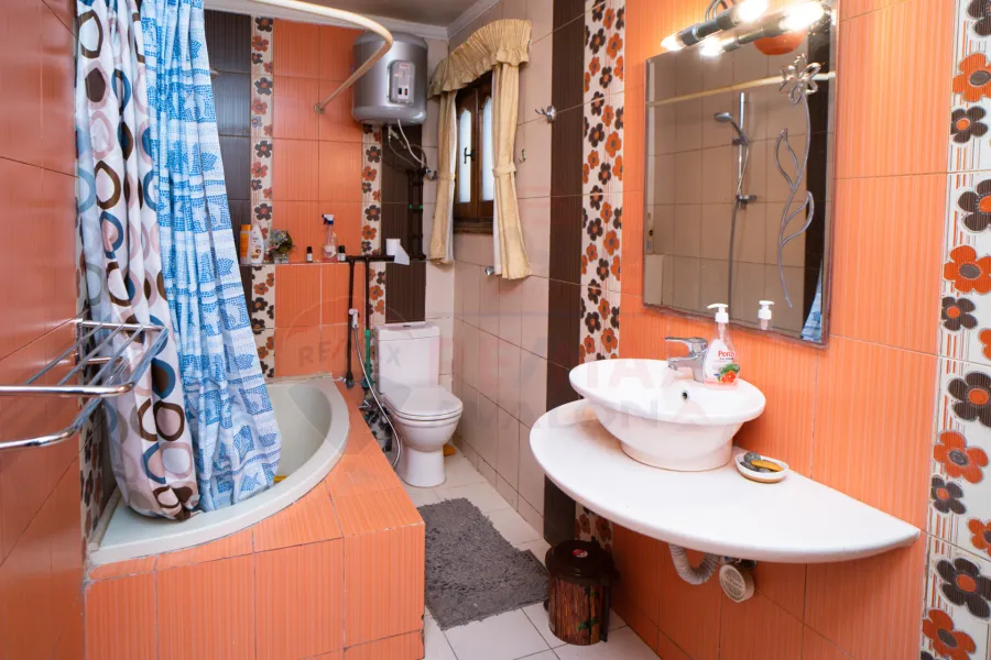 شقة للبيع 160 م بولكلي (ش المصحة)