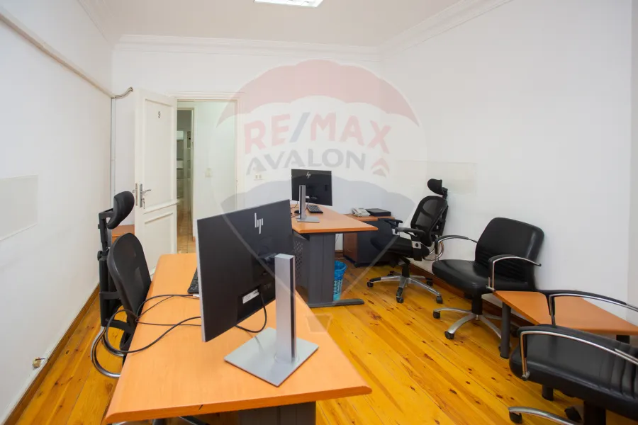 شقة للبيع 175 م سموحة (المربع الذهبي) تصلح سكني او إداري