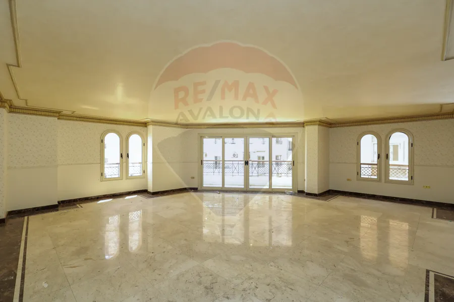 Apartment for Rent 270 m Kafr Abdo (intersection between Saint Genie and Sakina bant Al-Hussein)