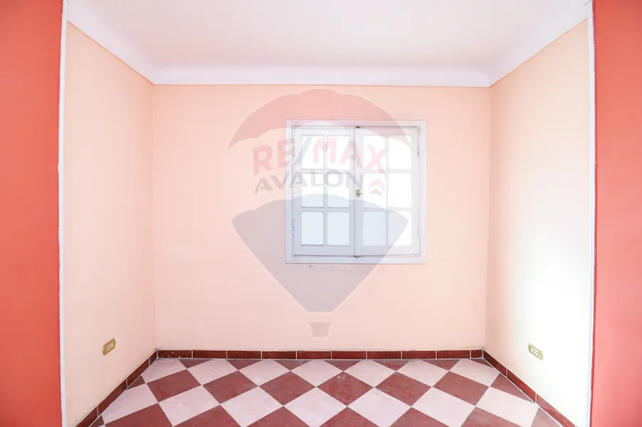 شقة للبيع 220 م ميامي (  خطوات من البحر )