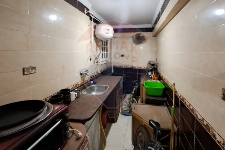 شقة للإيجار المفروش 90 م السرايا (خطوات من البحر)