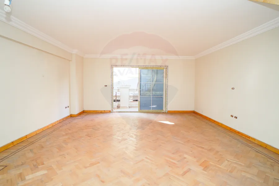 شقة دوبلكس للبيع 180 م لوران (ش الاقبال الرئيسى)