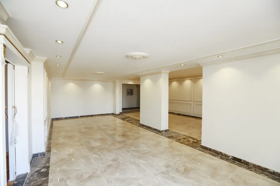 شقة للبيع 297 م الشاطبي (امام حديقة الشلالات)