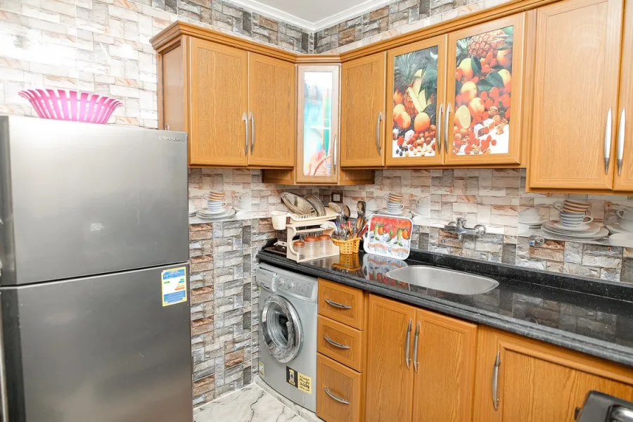 شقة للايجار مفروش 170م ستانلى (2 نمرة من البحر)