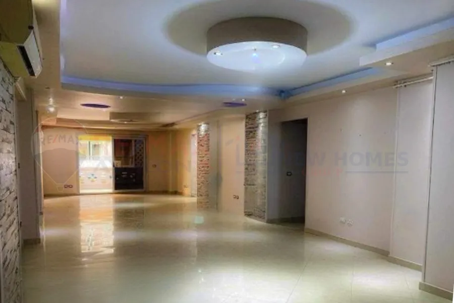 شقة للبيع 235 م جليم ( ش ابو قير - عمارة براند )