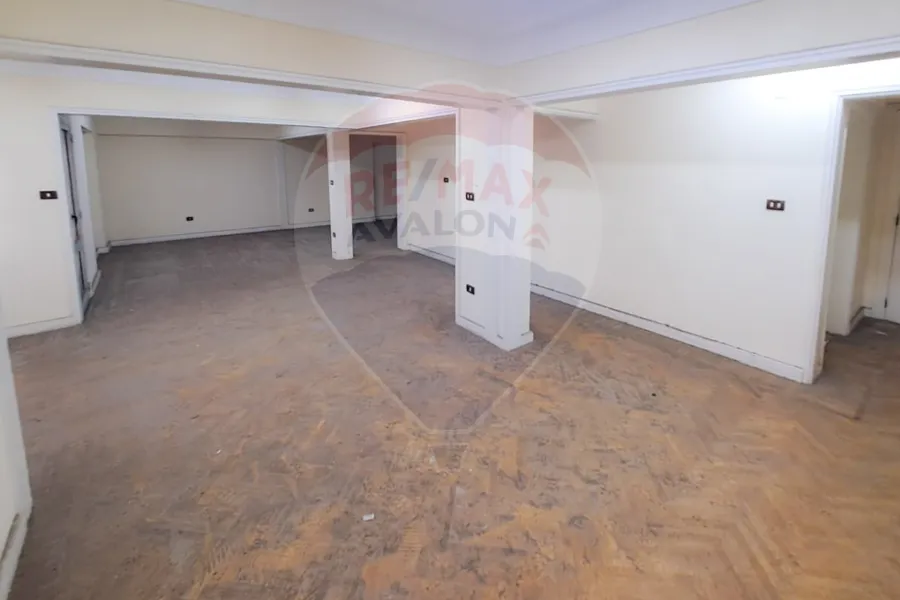 Apartment for sale 300 m Fleming (directly on the tram)