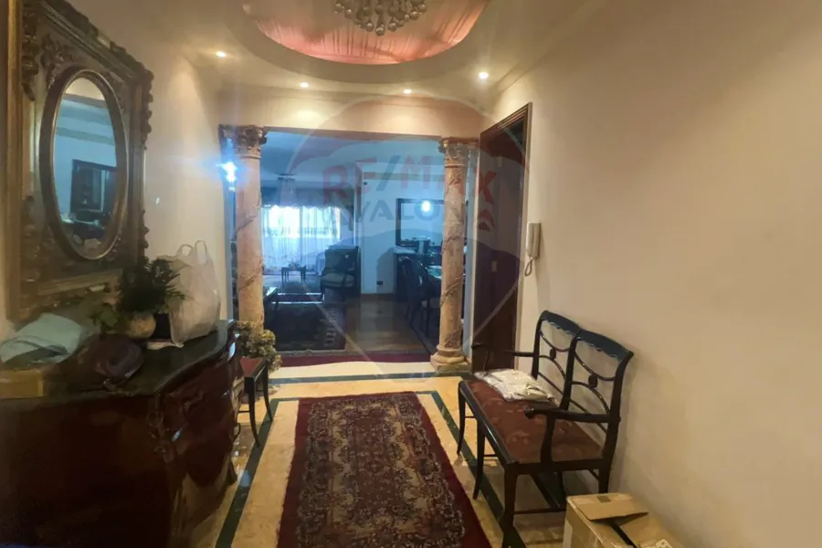 شقة للإيجار المفروش 212 م سموحة (ش كمال الدين صلاح)